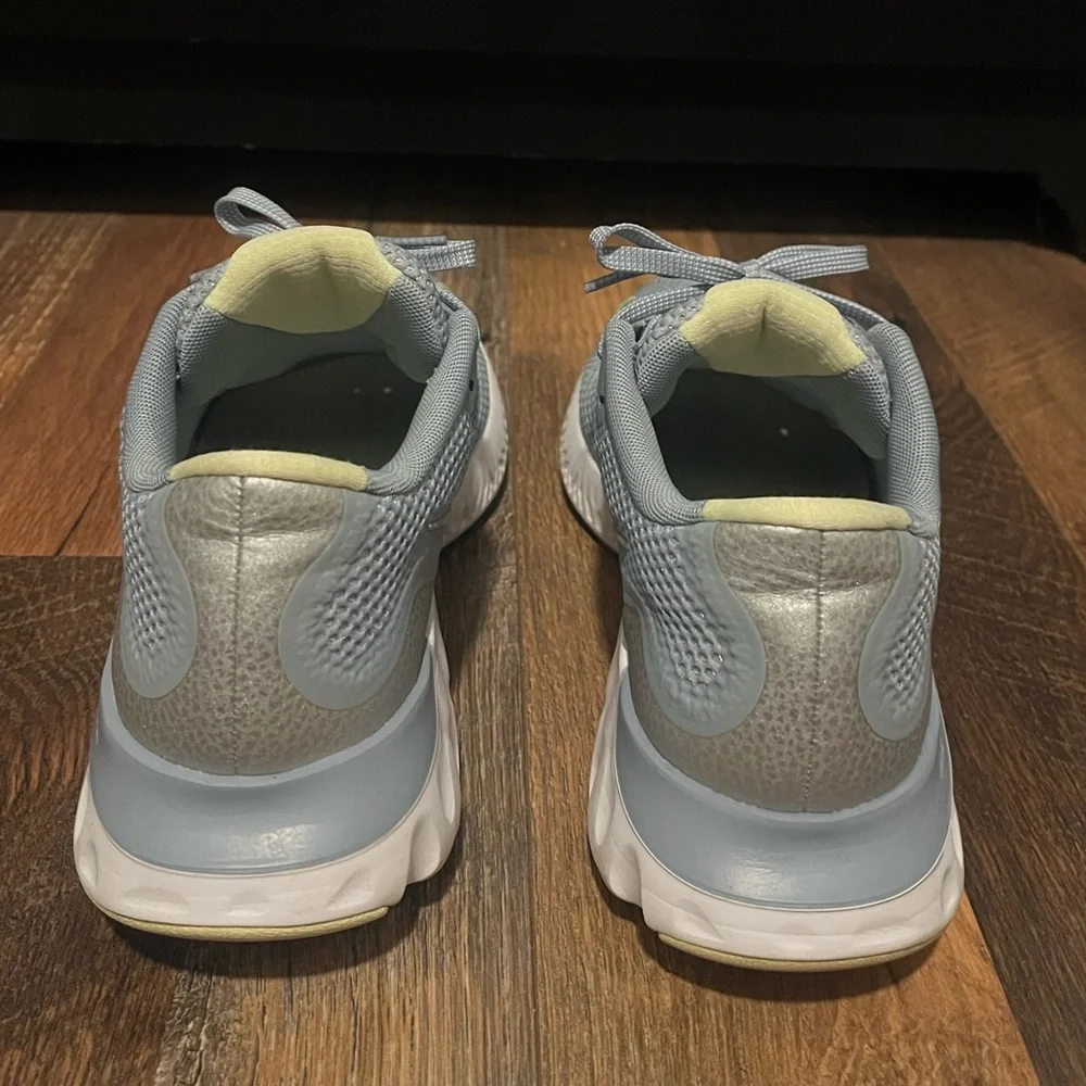 EUC Women's Nike Renew Blue & Gray Running Shoes - Picture 6 of 8